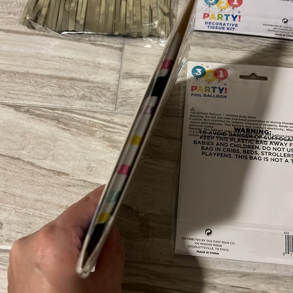 • NWT Unicorn 🦄 Party Decor • - Picture 3 of 8